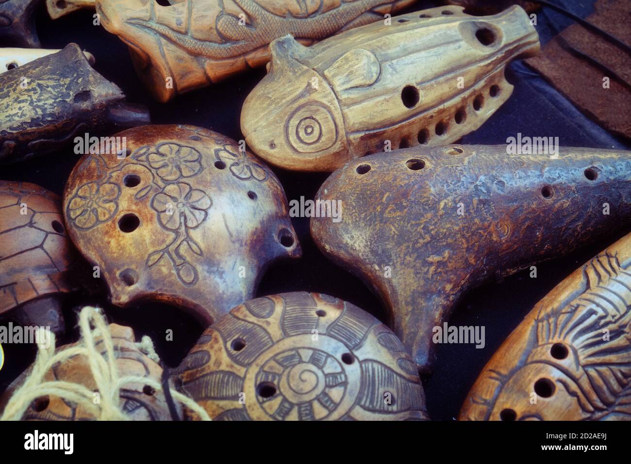 Ocarina, Pfeife - Blasinstrument, Art Pfeife-Gefäßflöte. Es gibt Steingut,  Porzellan und hölzerne Ocarinas Stockfotografie - Alamy