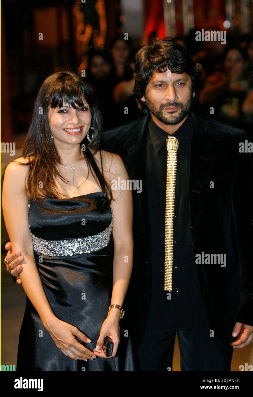 Bollywood Schauspieler Arshad Warsi Und Seine Frau Maria Goretti Kommen Am 8 Juni 2008 Bei Den 9 International Indian Film Academy Iifa Awards In Bangkok An Reuters Chaiwat Subprasom Thailand Stockfotografie Alamy