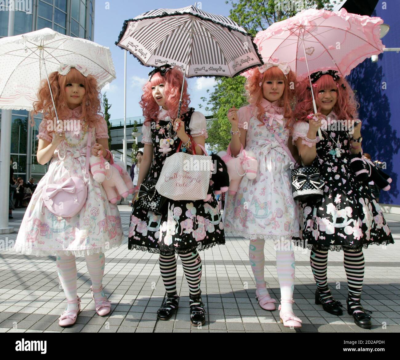 Lolita fashion -Fotos und -Bildmaterial in hoher Auflösung – Alamy