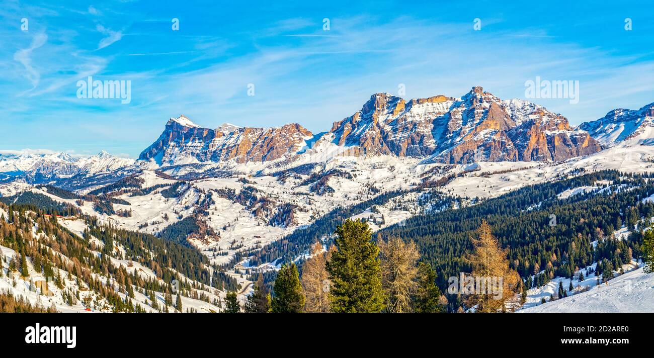 Winterlandschaft in den Dolomiten, Skigebiet, Fanes Gruppe Alta Badia, Italien Stockfoto