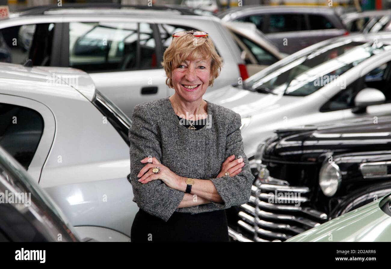 Opel Handler Stockfotos Und Bilder Kaufen Alamy