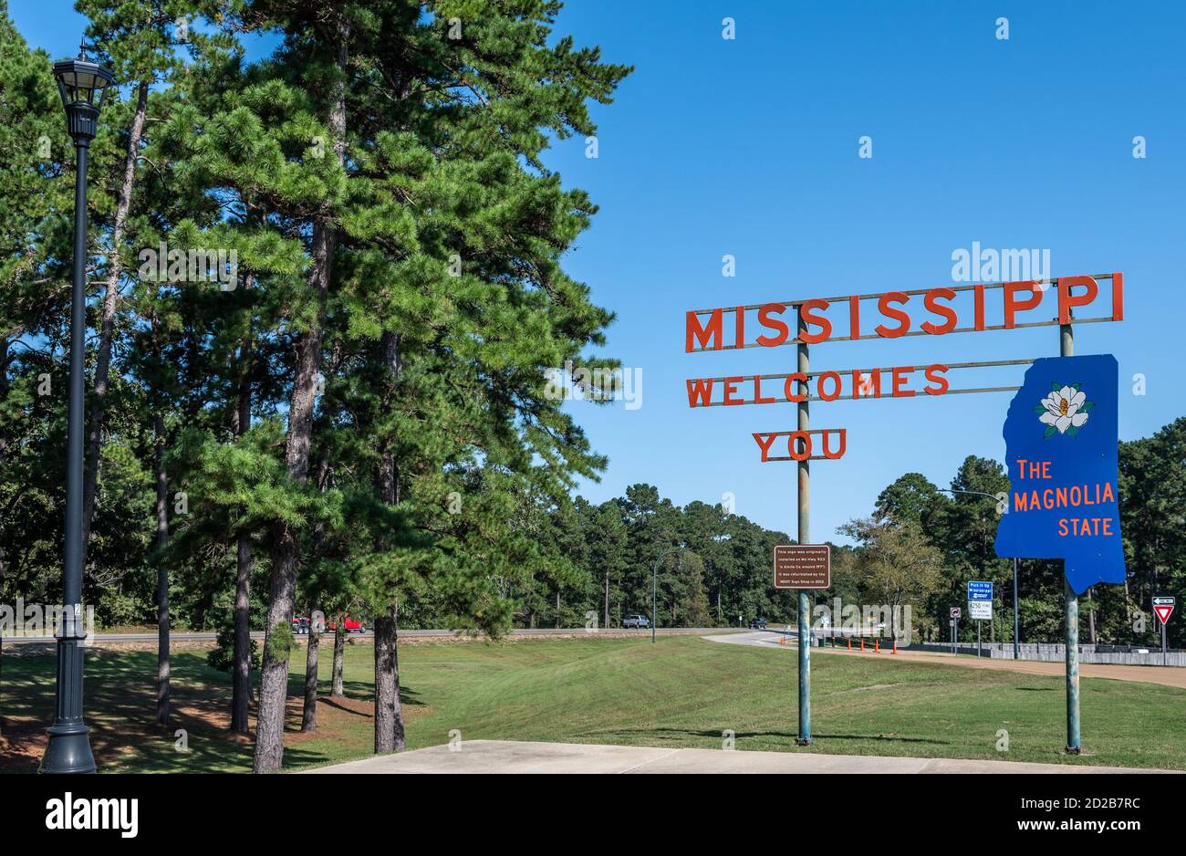 Mississippi Vintage 1970 Begrüßungsschild renoviert und in das Pike County Welcome Center auf der Interstate 55, I-55, US Highway verlegt. Stockfoto