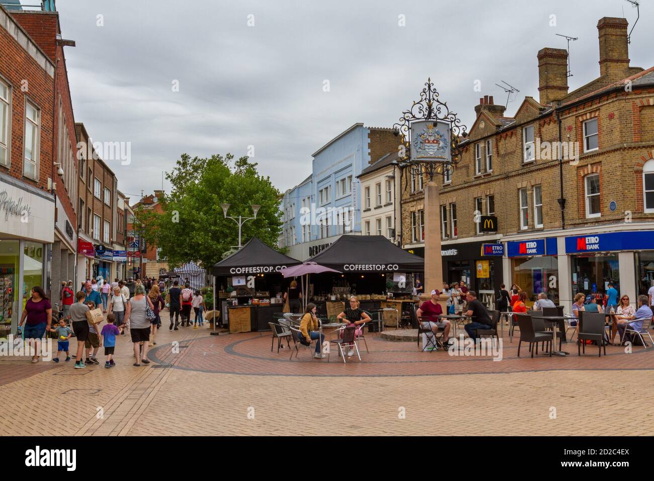 Allgemeine Ansicht des Einkaufsviertels High Street in Chelmsford, Essex, Großbritannien. Stockfoto