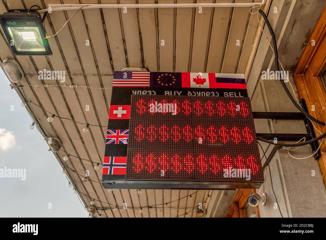 Tiflis, Georgien - Juni 28 2019: Wechselstube Schild befindet sich im touristischen Bereich der Stadt. Stockfoto