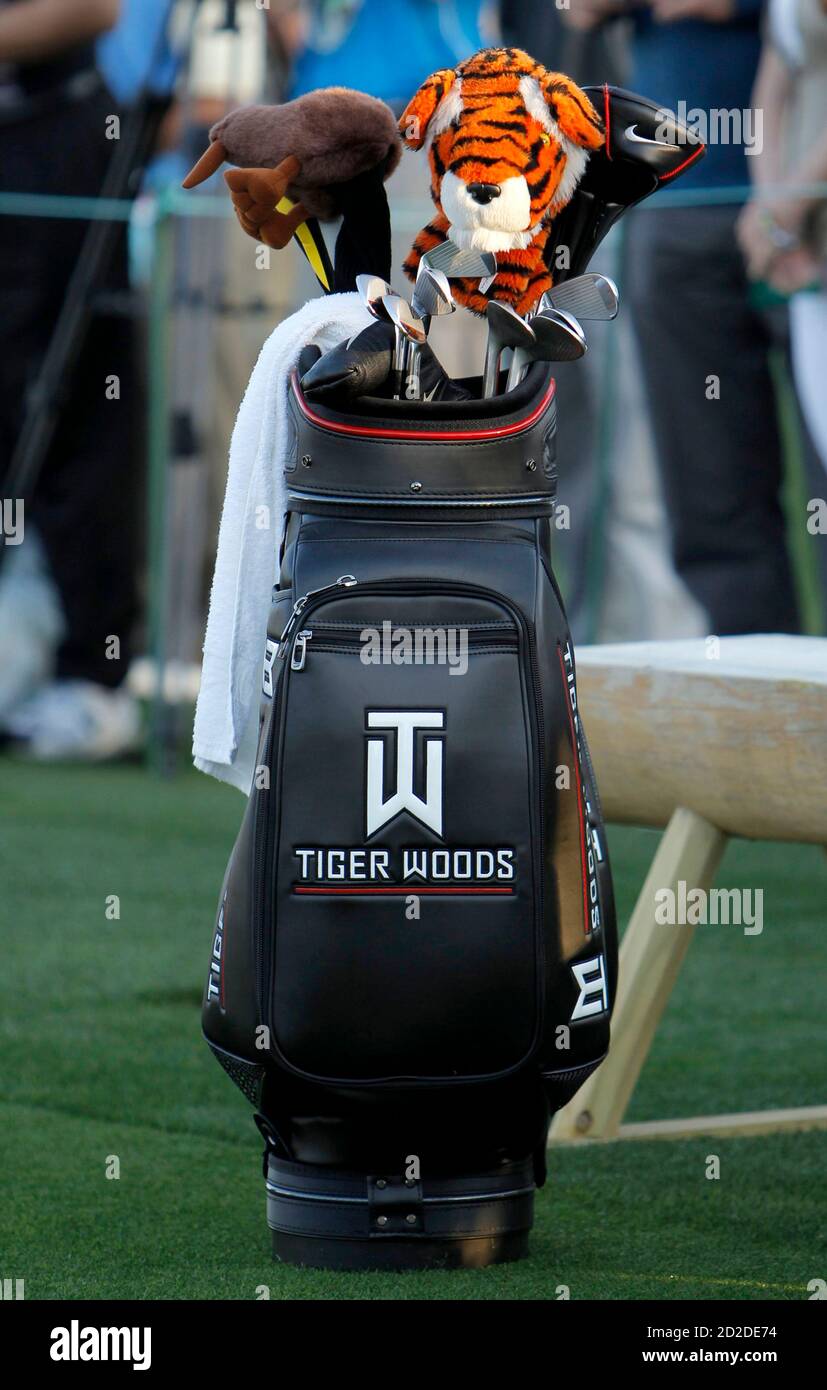 Tiger woods golf bag -Fotos und -Bildmaterial in hoher Auflösung – Alamy