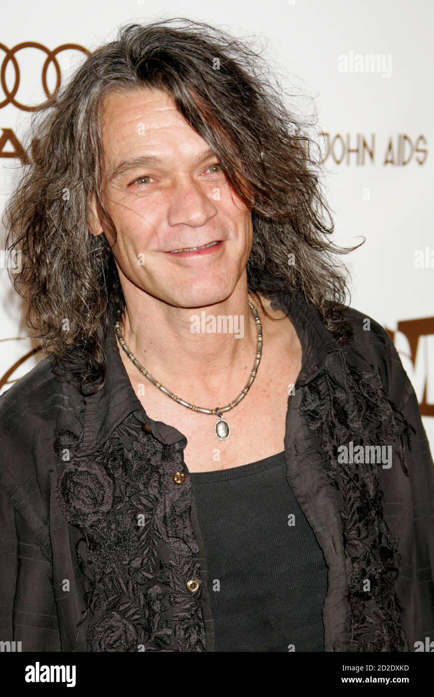 06. Oktober 2020 - Eddie Van Halen, legendärer Hall of Fame-Gitarrist und Mitbegründer von Van Halen, ist im Alter von 65 Jahren nach einem langen Kampf mit Kehlkopfkrebs gestorben. Datei Foto: 5. März 2006 - Hollywood, Kalifornien - Eddie Van Halen. Die 14. Jährliche Elton John AIDS Foundation Oscar Party, die von Audi, Chopard und VH1 - Red Carpet veranstaltet wird, fand im Pacific Design Center statt. Foto: Russ Elliot/AdMedia/MediaPunch Stockfoto