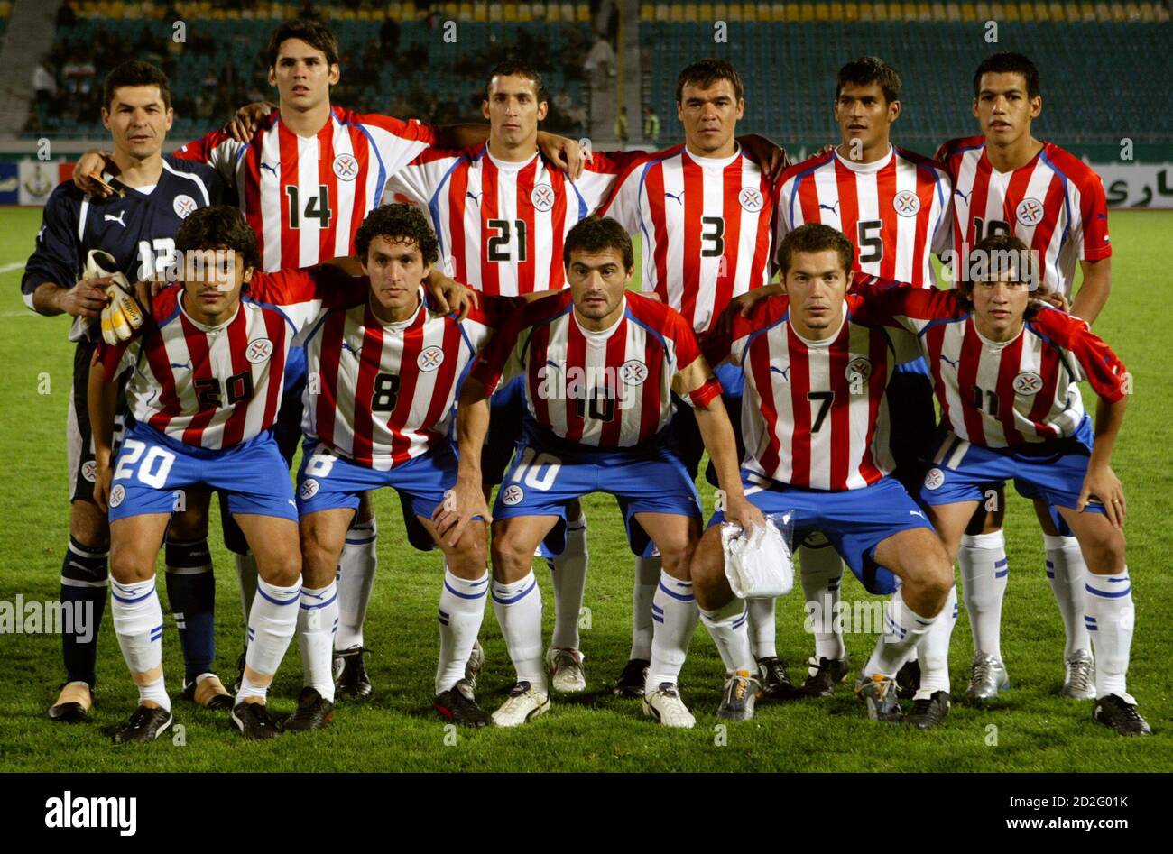 Paraguay Fussball Nationalmannschaft vor einem internationalen  Freundschaftsspiel in Teheran 13. November 2005. Vordere Reihe, L, R sind:  Santiago Selcedo, Cristian Riveros, Roberto Acuna, Dante Lopez, José  Montiel. Hintere Reihe, L, R sind: