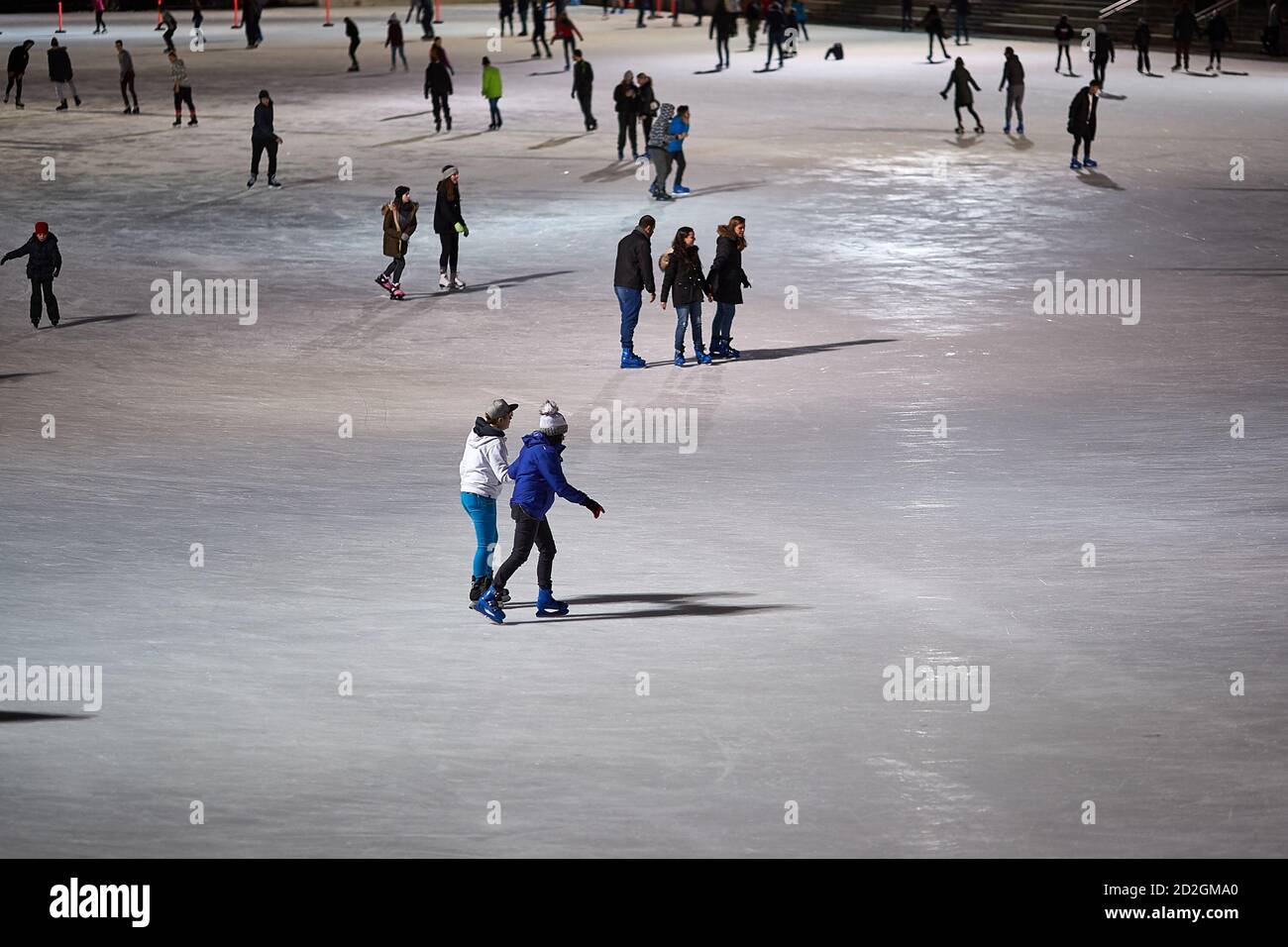 Skating auf der Eisbahn in Budapest Stockfoto