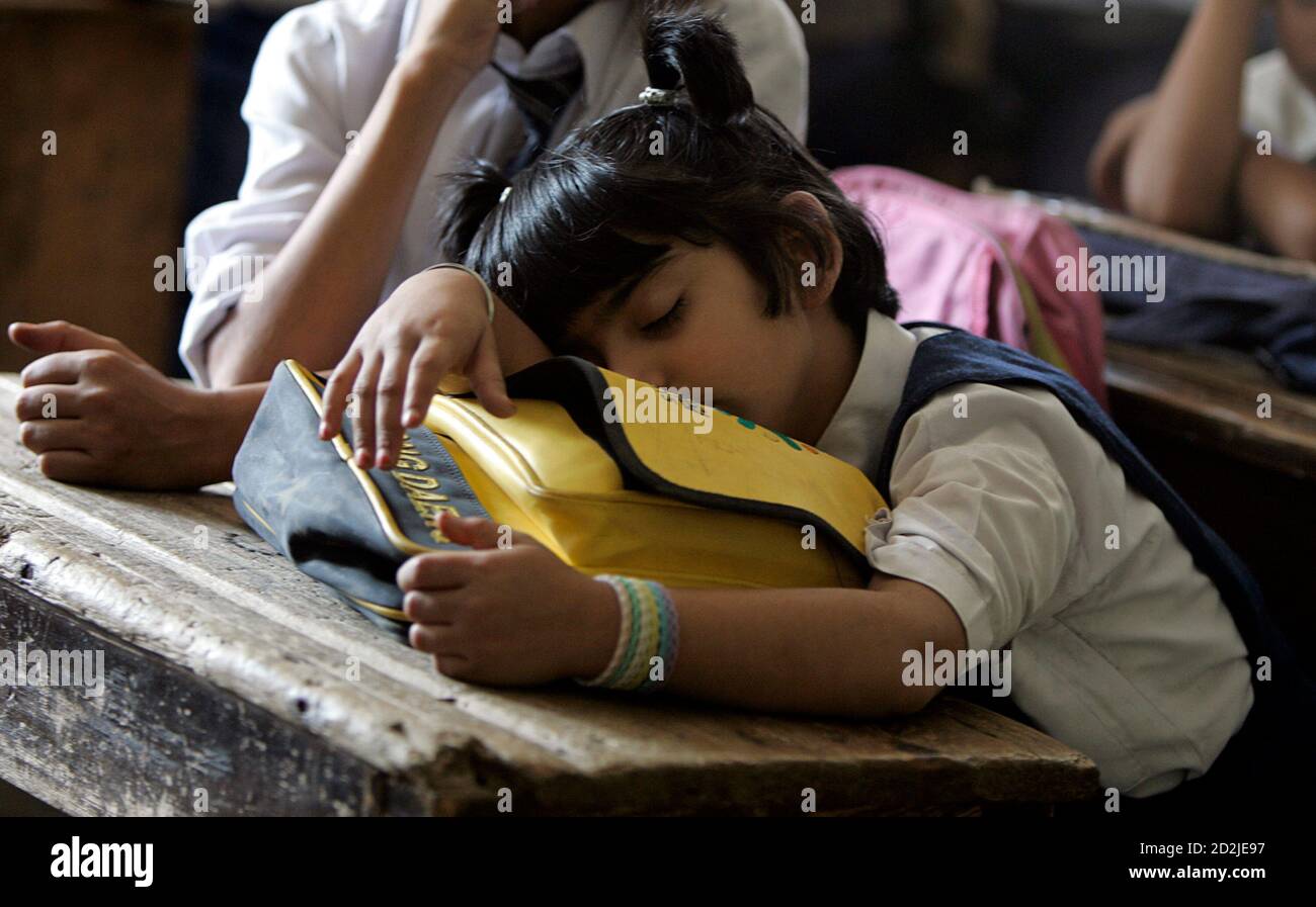 Schule Schlafen Klasse Unterricht Stockfotos Und Bilder Kaufen Alamy