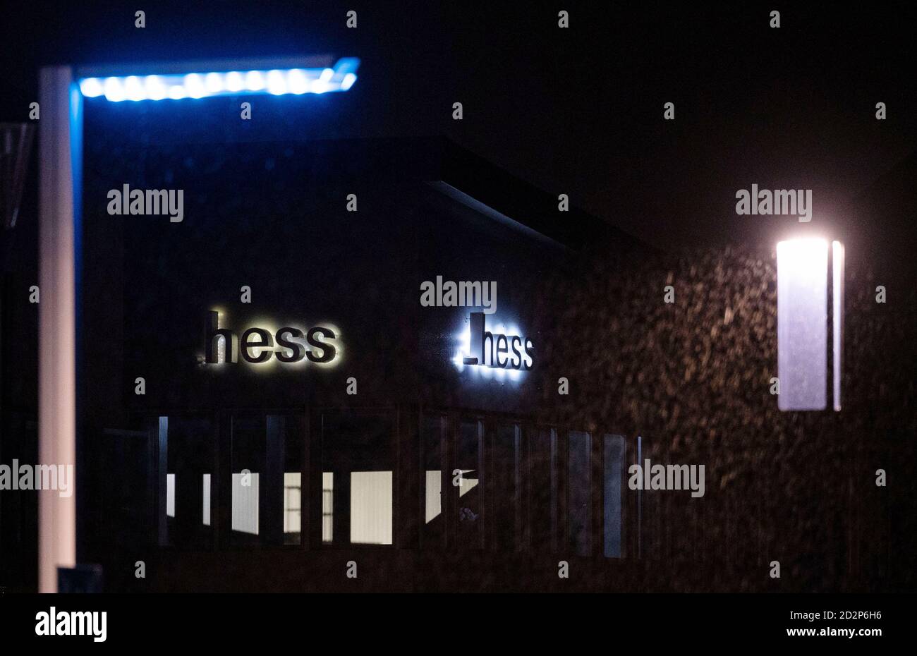 Villingen Schwenningen, Deutschland. Oktober 2020. Das Logo des  Leuchtenherstellers Hess ist am ehemaligen Hauptsitz der Hess AG und am  heutigen Hauptsitz der Hess GmbH Licht Form zu sehen, die nach der Insolvenz