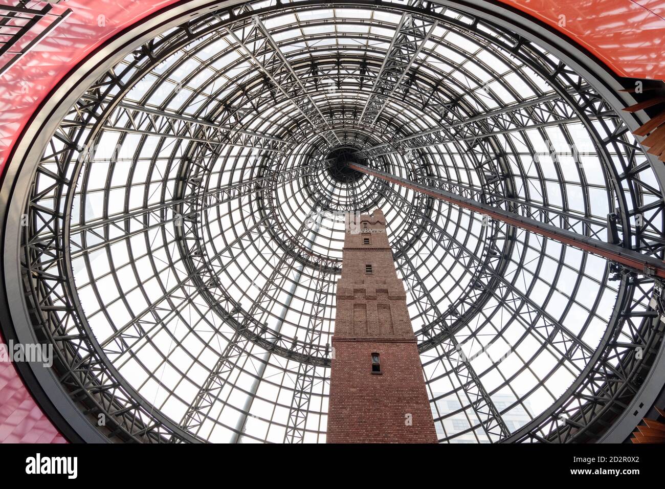 Coop's Shot Tower wurde 1973 vor dem Abriss bewahrt und in den Einkaufskomplex Melbourne Central eingegliedert. Stockfoto
