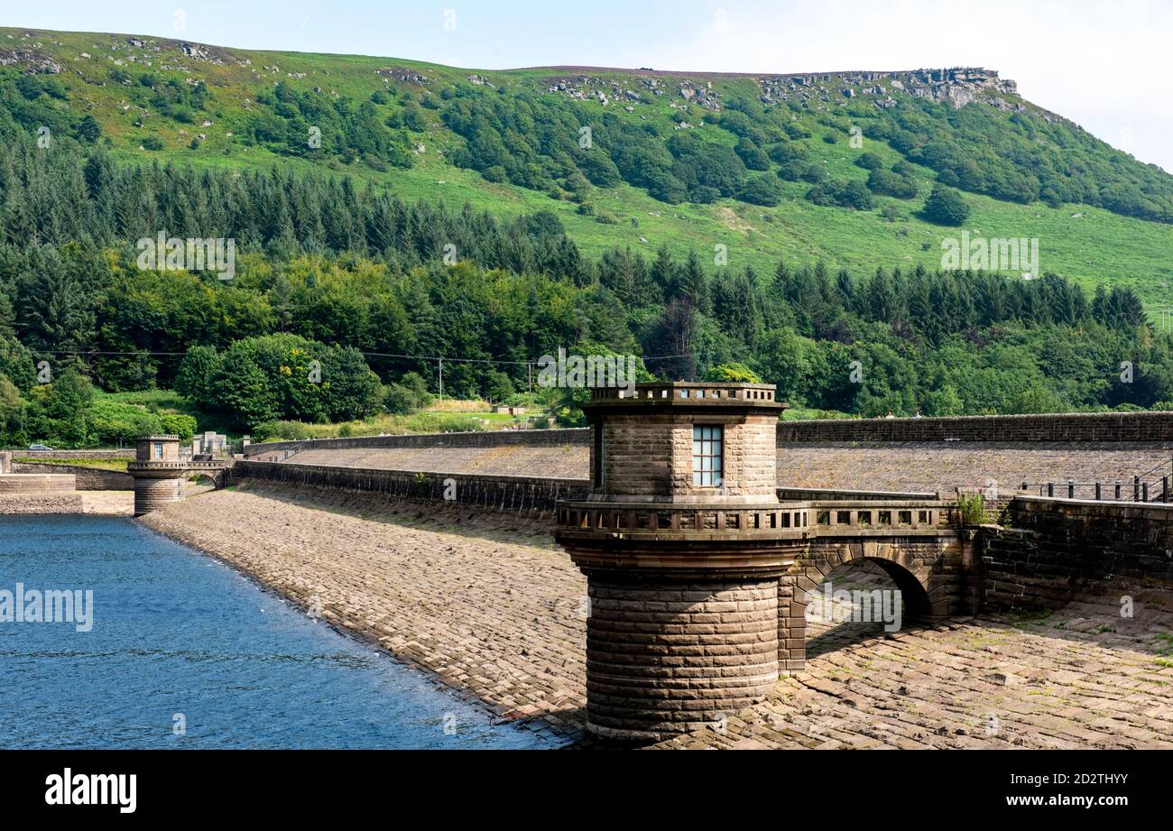 Niedriger Wasserstand im Lady Bower Reservoir, Peak District. Derbyshire, England, Großbritannien Stockfoto