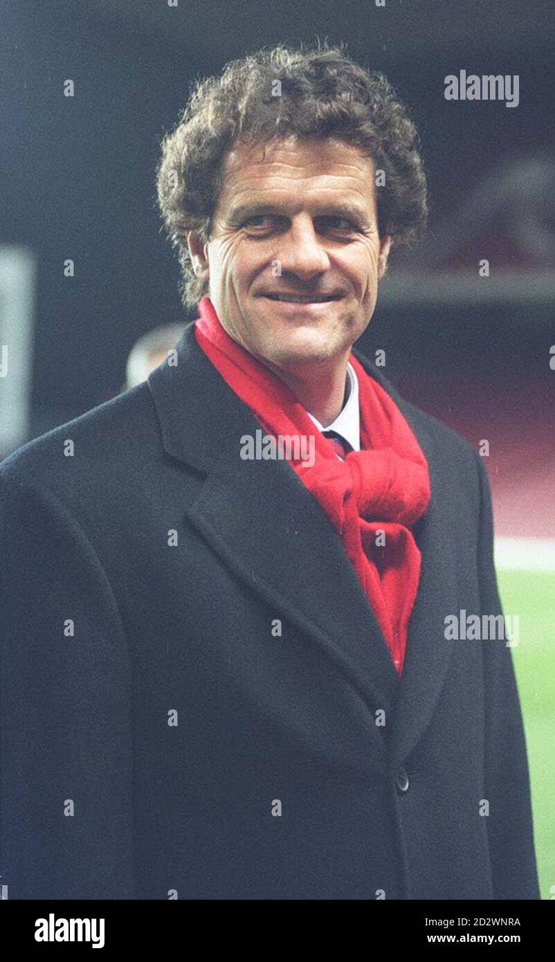 PAP LON 32 31.1.95. LONDON: AC Mailand-Manager Fabio Capella besucht heute Abend (Dienstag) den Highbury-Platz mit seinem Team, bevor morgen der europäische Supercup mit Arsenal zusammenkommt. PA Nachrichten, Fiona Hanson/in. Stockfoto