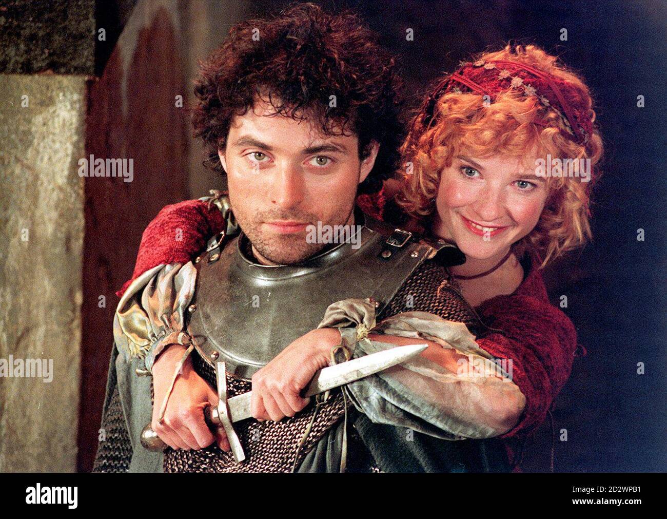 Rufus Sewell als Hotspur und Jane Horrocks als Doll Tearshet bei einem Londoner Fotocall für die neue Verfilmung von Shakespeares Henry IV. Durch die BBC Das Stück, das von John Caird für das Fernsehen angekündigt wurde, wird zu einem Termin auf BBC 2 gezeigt, der im Herbst angekündigt wird. Stockfoto