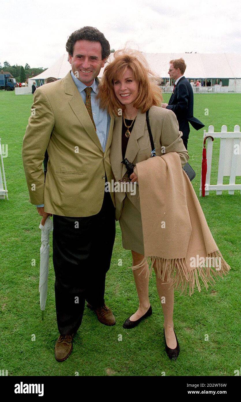 Schauspielerin Stefanie Powers und Ehemann Patrick de la Chesnais bei