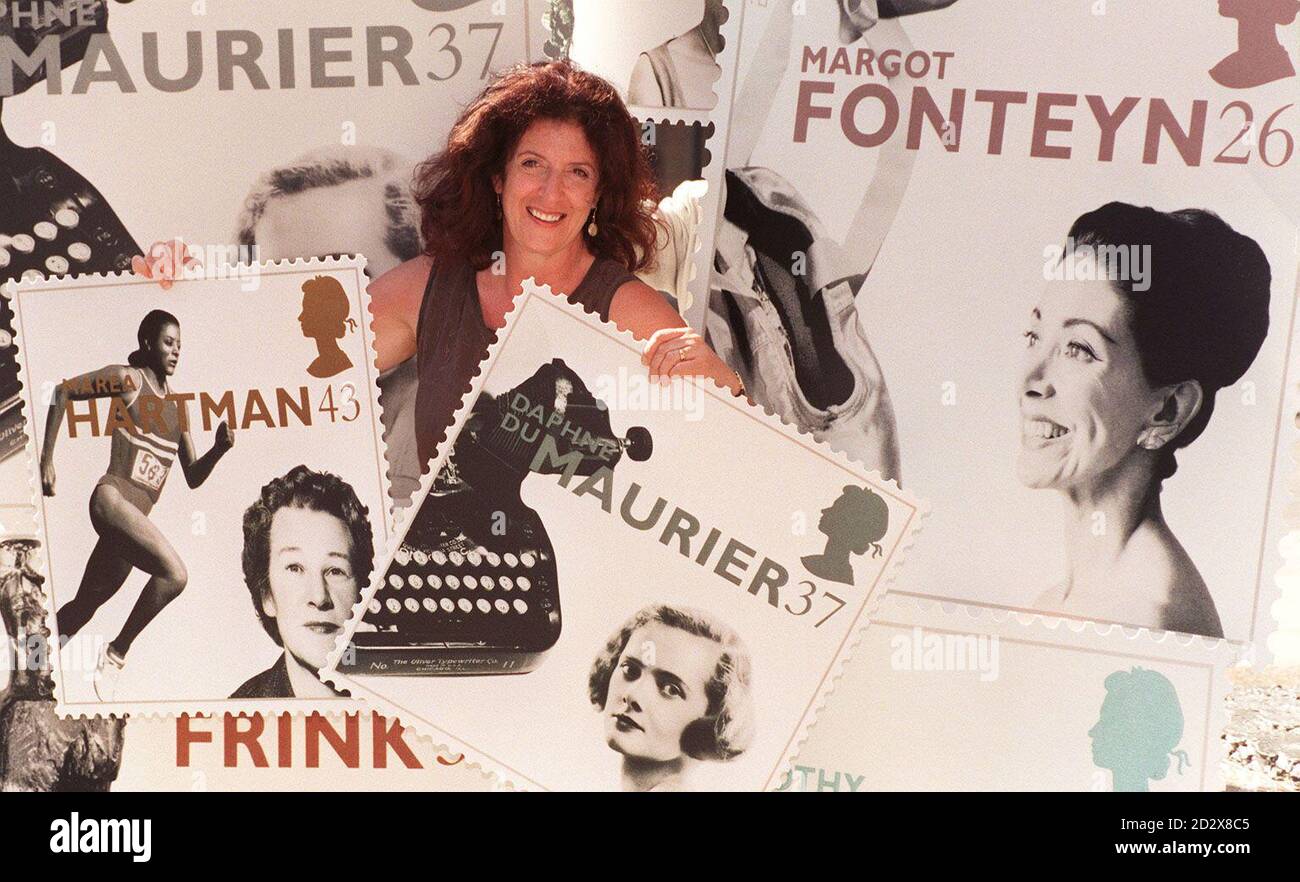 Anita Roddick bringt eine neue Ausgabe von Briefmarken heraus, die Frauen der Errungenschaft im 20. Jahrhundert feiern. Der Satz von fünf Marken, der die Wissenschaftlerin Dorothy Hodgkin, Ballerina Margot Fonteyn, Bildhauerin Elisabeth Frink, Autorin Daphne du Maurier und Sportverwalterin Marea Hartman zeigt, wird ab morgen erhältlich sein. Foto von Adam Butler/PA Stockfoto
