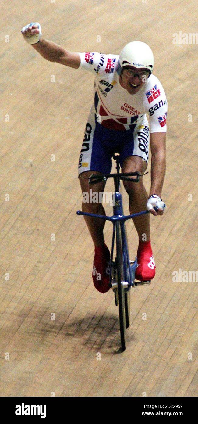 Radler Chris Boardman aus Großbritannien während seiner Weltrekordfahrt in der ersten Runde der Einzeljagd am ersten Tag der World Track Cycling Championships in Manchester heute (Weds). Er nahm fast 6 Sekunden von der Platte. Foto John Giles.PA. Stockfoto