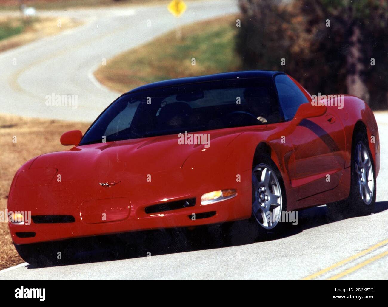 Die neueste Version der beliebten Chevrolet Corvette wurde heute (Dienstag) vor der Frühjahrsankunft in Großbritannien vorgestellt. Das schlanke neue Modell, die erste komplett neue Corvette seit 13 Jahren, feierte sein Debüt auf der North American Auto Show in Detroit, Michigan. Das 5.7-Liter-Auto kann die Geschwindigkeit von 173 mph erreichen und wird rund 35,000 in Großbritannien kosten und soll besser handhaben als seine Vorgänger. Siehe PA Story Transport Corvette Stockfoto