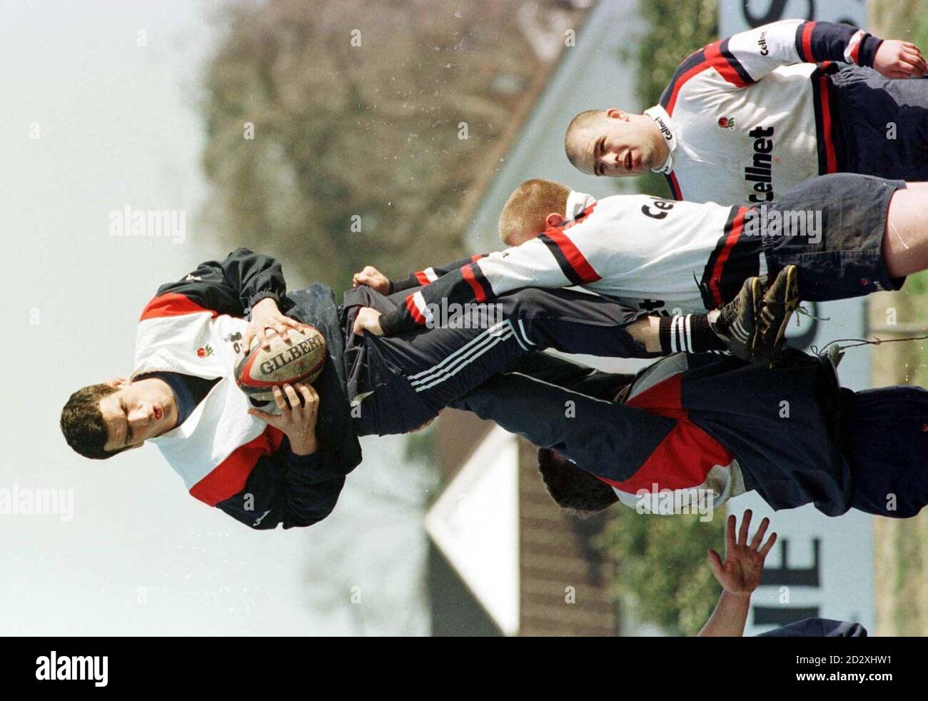 Englands Martin Johnson in der Schlange beim Training in Dublin heute Nachmittag (Freitag). England steht Irland morgen bei der Five Nations Championship auf der Lansdown Road gegenüber. Foto von Adam Butler/ Stockfoto