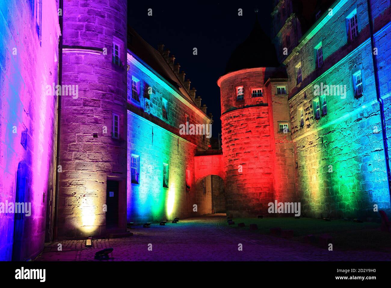 Burg Veste Kronach, beleuchtet bei der jährlichen Veranstaltung Kronach glänzt, Oberfranken, Deutschland / Burg Veste Kronach, erleuchtet bei der jährlichen ve Stockfoto