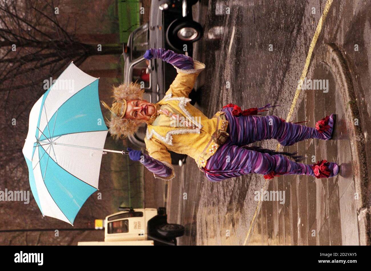 Piotr Matula bei einer Fotoausstellung heute (Montag) vor der Royal Albert Hall, wo er mit dem Rest der Besetzung für eine neue Zirkusshow namens Allegria vom Cirque du Soleil. Die Show beginnt am 7. Januar im Rahmen ihrer Europatournee. Foto von Sean Dempsey/PA. Stockfoto