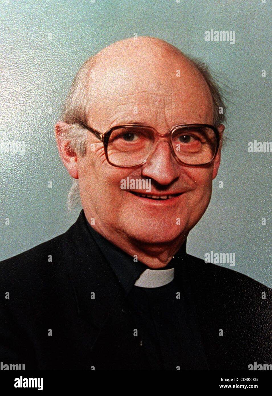 Undated Collect Foto von römisch-katholischen Priester Pater Paul Orchard, der gefunden wurde ermordet in seinem Presbyterium gestern (Sonntag). Eine Untersuchung des Leichnades zeigte, dass er starb, nachdem eine von mehreren Stichverletzungen an seiner Brust in sein Herz eingedrungen war. PA-Fotos. Siehe PA Geschichte POLIZEI Kirche Stockfoto