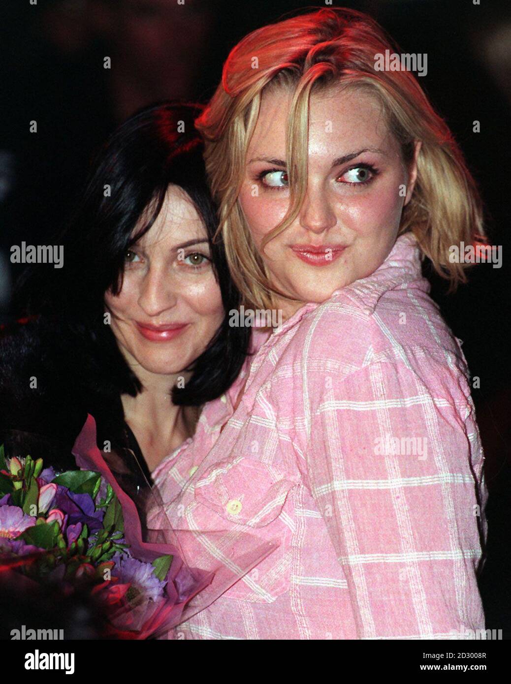 Die Models Susie Bick (links) und Sophie Dahl auf der Bella Freud Show während der London Fashion Week heute (Montag). Foto von Neil Munns. Stockfoto