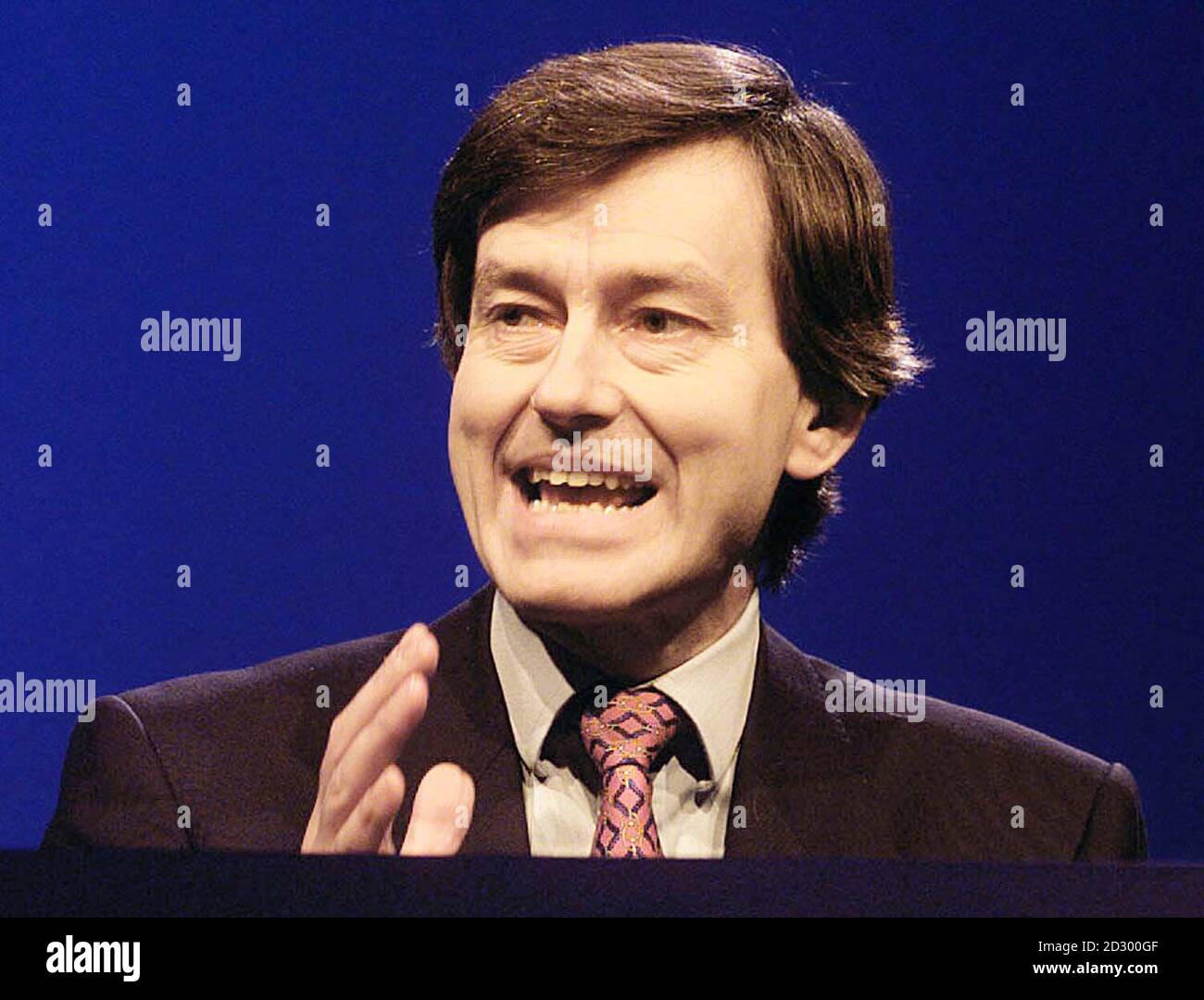 Der ehemalige Regierungsminister und führende Euroskeptiker Stephen Dorrell spricht auf der Parteikonferenz der Konservativen in Bournemouth am 7. Oktober 1998. Er sagte den Delegierten: "Unsere Vision von Europa ist klar: Wir wollen ein Europa der Nationen, Nationen, die sich gegenseitig respektieren, die Geschichte des anderen und die Traditionen des anderen. PA-Foto: Neil Munns/ EDI. Siehe PA Story TORY Europe. Stockfoto