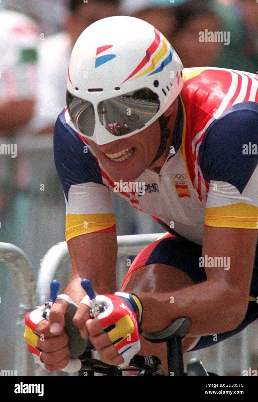 Bibliotheksdatei vom 3/8/96 des Goldmedaillengewinners Miguel Indurain in Aktion auf dem Road Time Trial Course bei den Olympischen Spielen in Atlanta . Siehe PA Story „Sporting Legends of the Millennium“ Foto von John Giles/PA Stockfoto