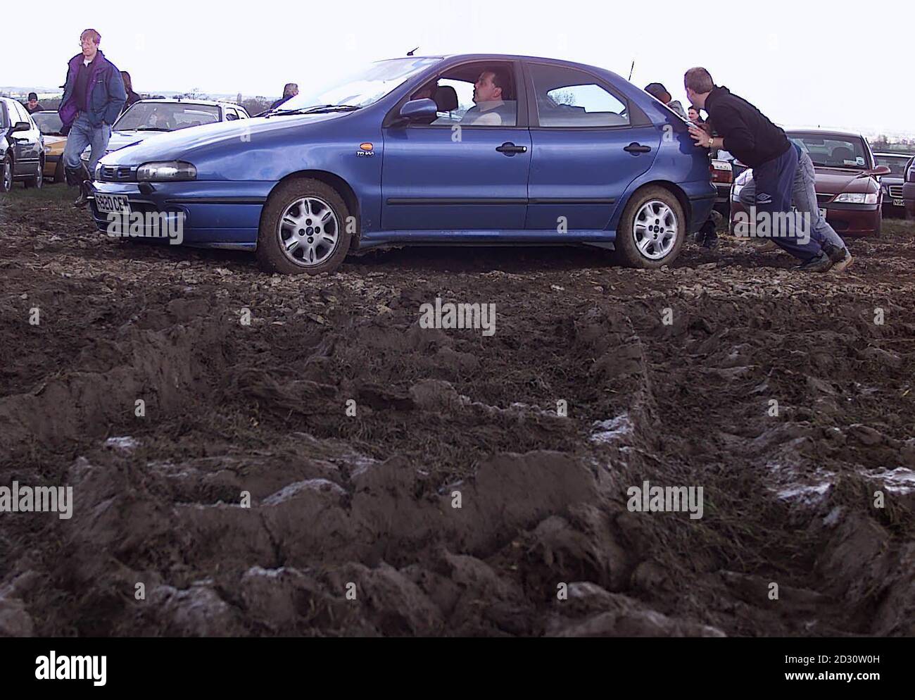 Wie Bekomme Ich Mein Auto Aus Dem Schlamm www.alamy.de