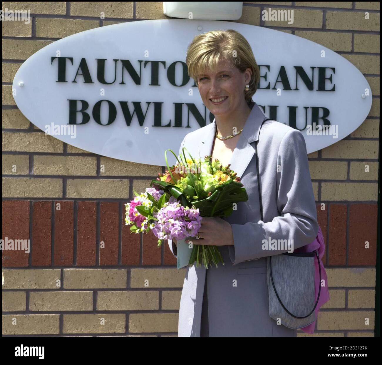 Die Gräfin von Wessex im Taunton Deane Bowling Club. Stockfoto