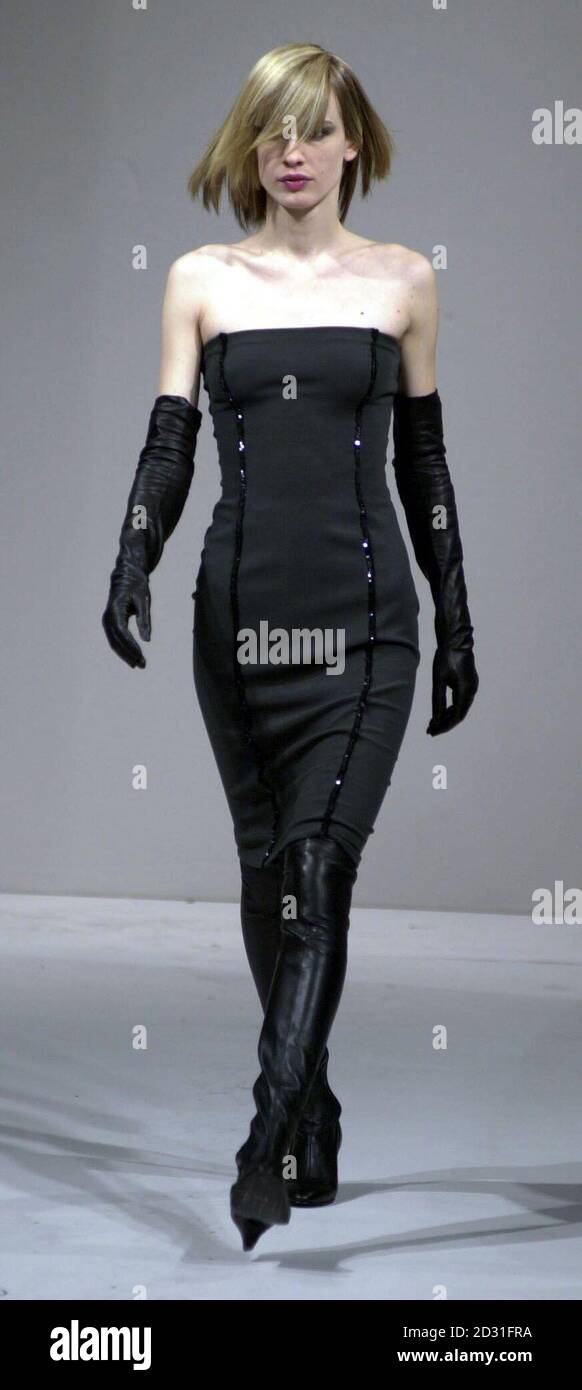 Ein Model trägt eine Kreation während der Nicole Farhi Show am vierten Tag der London Fashion Week. Stockfoto