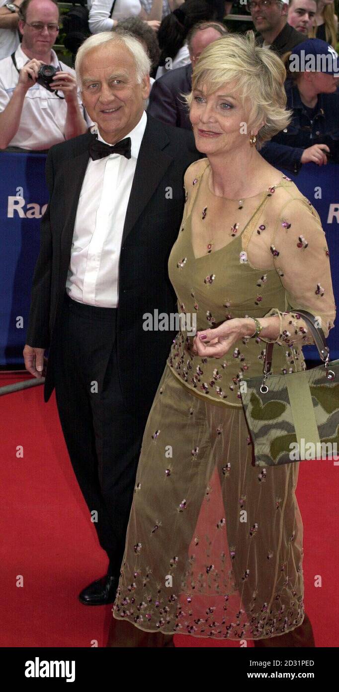 Schauspieler John Thaw und seine Frau Schauspielerin Sheila Hancock kommen bei den BAFTA Television Awards im Grosvenor House Hotel in Park Lane, London an. Stockfoto