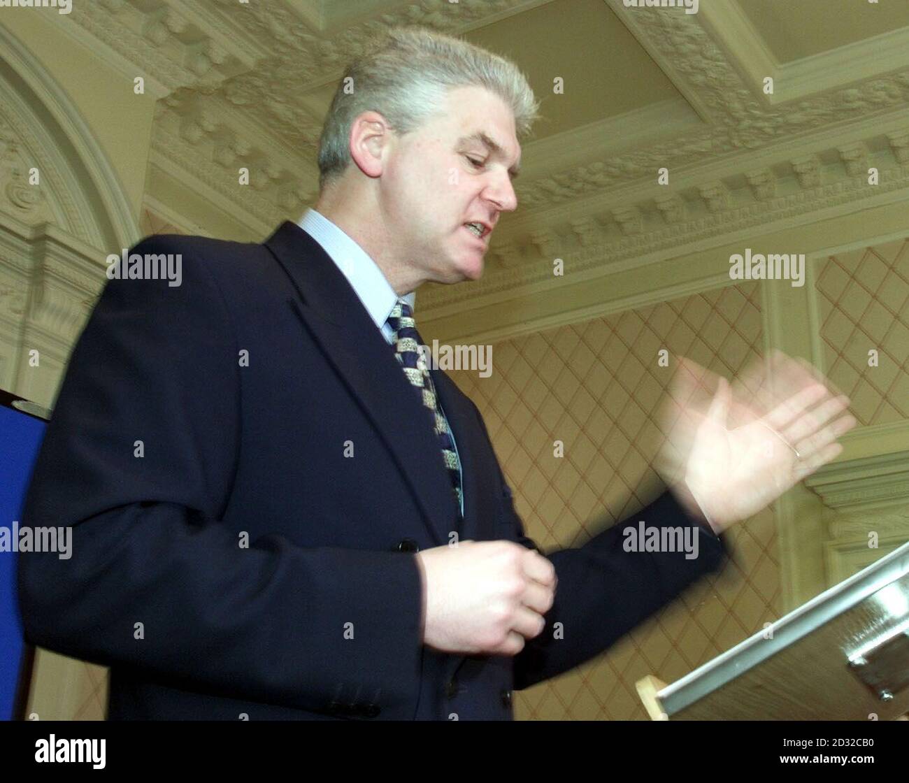 Ray Mallon, der leitende Polizist, der England und Wales die Strafverfolgung mit Null-Toleranz einführte, bei einer Pressekonferenz im Craythorne Hall Hotel in North Yorkshire. Stockfoto