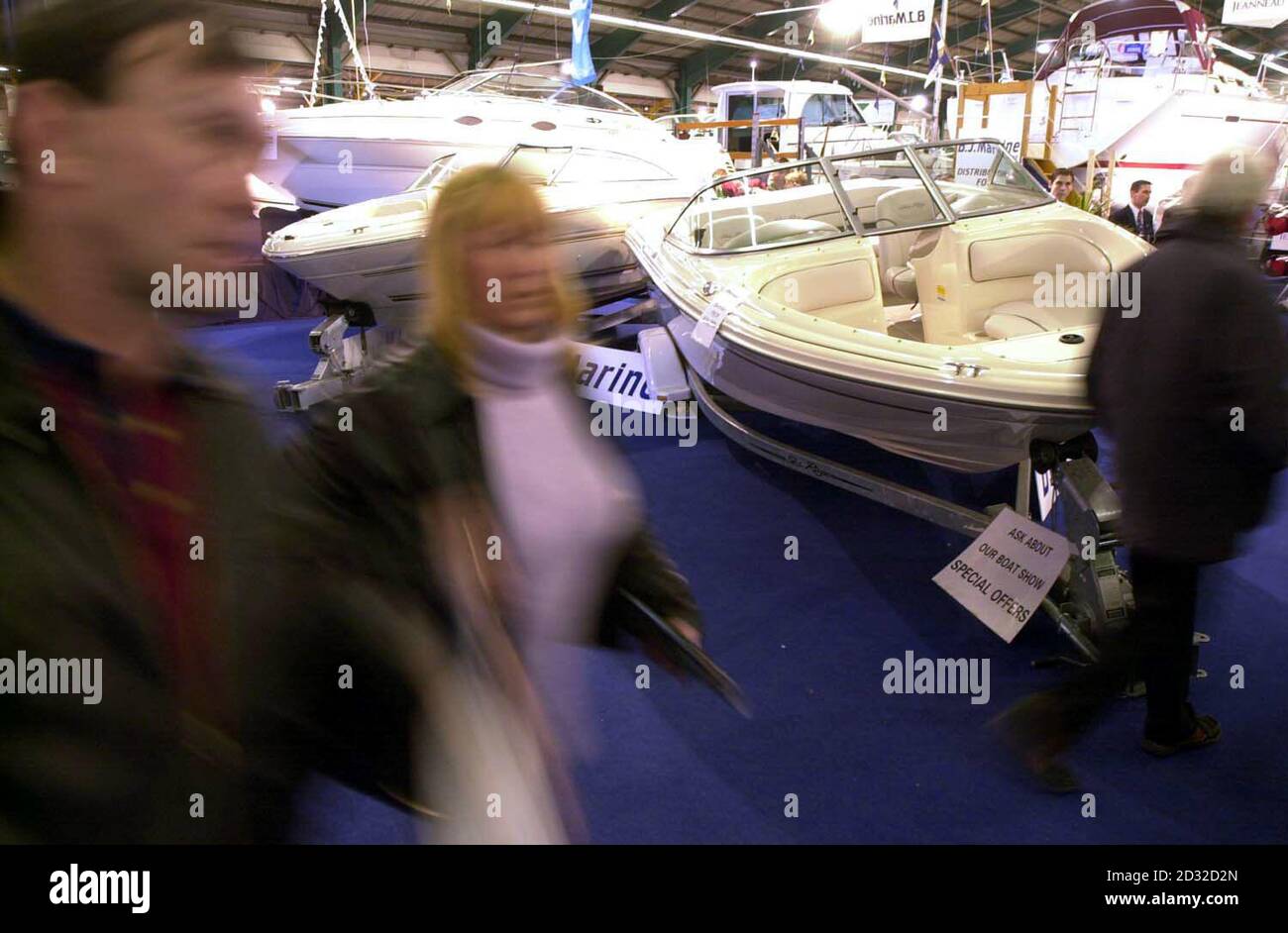 Der erste Tag der Irish Boat Show 2002 in Dublin. Die Veranstaltung findet im R.D.S. in Ballsbridge statt. Stockfoto