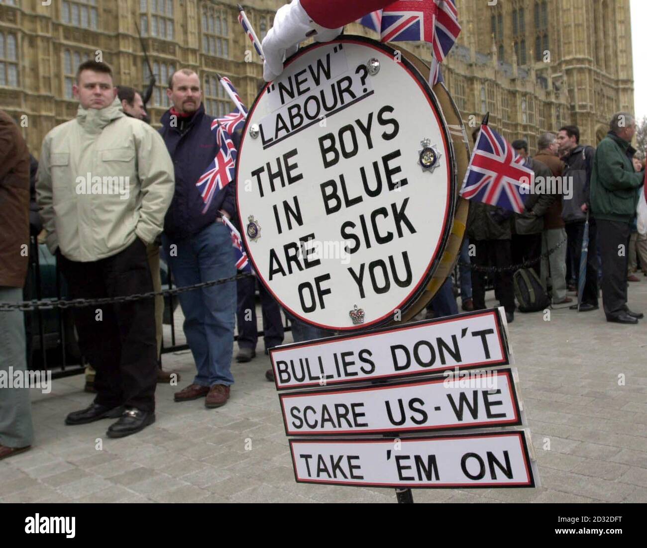 Polizeibeamte aus ganz Großbritannien demonstrieren im Londoner Unterhaus über ihre Bezahlung und Bedingungen. Stockfoto