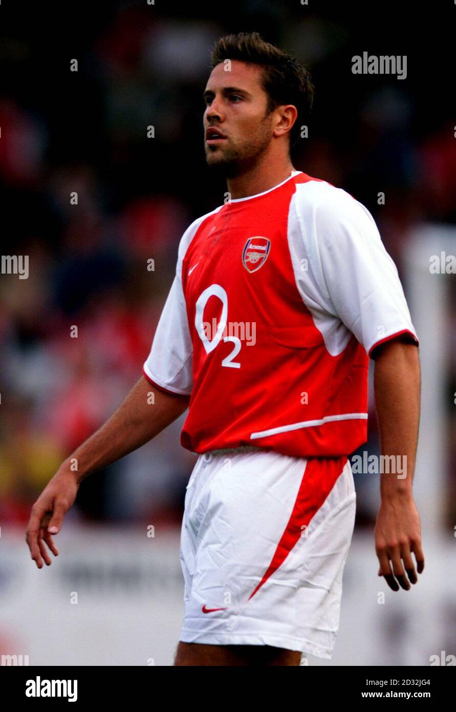 Matthew Upson von Arsenal während der Vorsaison im Broadhall Ground, Stevenage. DIESES BILD KANN NUR IM RAHMEN EINER REDAKTIONELLEN FUNKTION VERWENDET WERDEN. KEINE WEBSITE-/INTERNETNUTZUNG, ES SEI DENN, DIE WEBSITE IST BEI DER FOOTBALL ASSOCIATION PREMIER LEAGUE REGISTRIERT. Stockfoto Matthew Upson von Arsenal während der Vorsaison im Broadhall Ground, Stevenage. DIESES BILD KANN NUR IM RAHMEN EINER REDAKTIONELLEN FUNKTION VERWENDET WERDEN. KEINE WEBSITE-/INTERNETNUTZUNG, ES SEI DENN, DIE WEBSITE IST BEI DER FOOTBALL ASSOCIATION PREMIER LEAGUE REGISTRIERT. Stockfoto