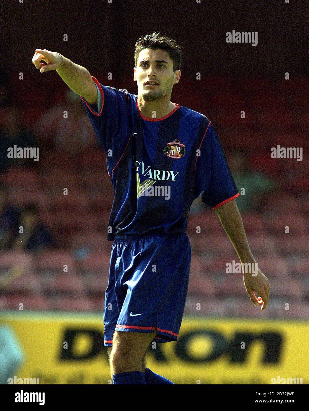 Nicolas Medina im Einsatz für Sunderland während ihrer Vorsaison freundlich gegen York City. DIESES BILD KANN NUR IM RAHMEN EINER REDAKTIONELLEN FUNKTION VERWENDET WERDEN. KEINE WEBSITE-/INTERNETNUTZUNG, ES SEI DENN, DIE WEBSITE IST BEI DER FOOTBALL ASSOCIATION PREMIER LEAGUE REGISTRIERT. Stockfoto
