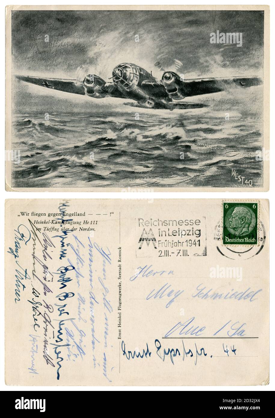 Deutsche historische Postkarte: Ein Bomber Heinkel He 111 über den Gewässern der Nordsee fliegt, um die Städte Englands zu bombardieren. Schlacht von Großbritannien, 1940 Stockfoto