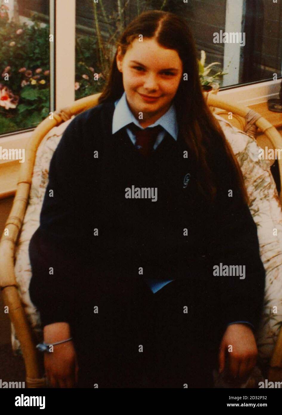 Sammeln Sie ein Foto des 11-jährigen Cherry Bloor. David Bloor, Bruder von Cherry, würdigte seine „liebenswerte“ Schwester, die getötet wurde, als während der Stürme ein Ast auf das Auto ihrer Mutter stürzte. * David Bloor sagte, dass Cherry, die in ihrem ersten Jahr an der Grove Secondary School, Market Drayton, Shropshire, war, leider vermisst werden würde. Die 22-Jährige sagte gegenüber PA News: „Sie war eine reizende Schwester, Tochter und Enkelin. „Cherry liebte ihre Kätzchen Fudge und Smudge und ihre Spielzeuge und Tiere. „Sie wird von all ihrer Familie und ihren Freunden sehr vermisst werden.“ Cherry, of, Longslow Road, Market Drayton, starb Stockfoto