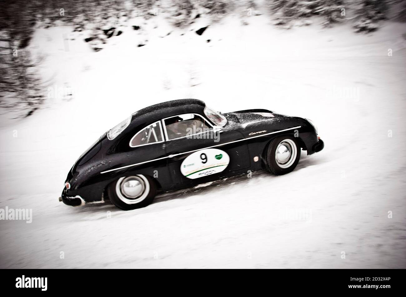 SCHLADMING, ÖSTERREICH - 12. JAN 2008: Ein Porsche 356 bei der Planai Classic Stockfoto
