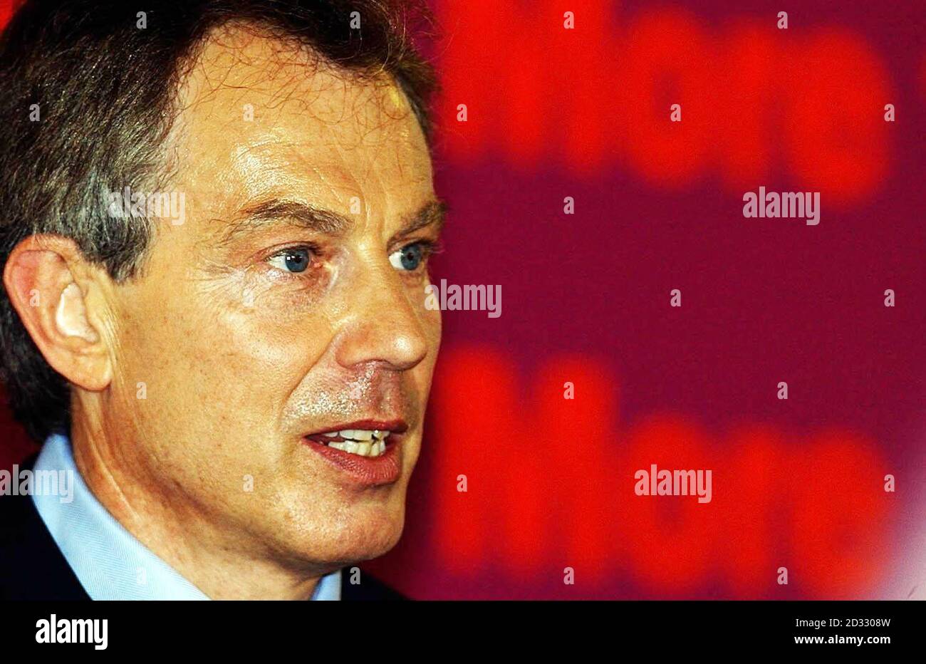 Premierminister Tony Blair hält seine Rede im Angel Centre in Manchester. Stockfoto