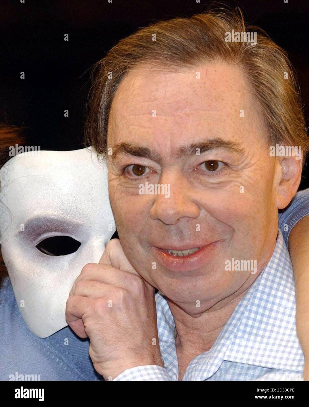 PA-Bibliotheksdatei vom 13/06/2003 von Andrew Lloyd Webber, der Musical "The Phantom of the Opera" geworden ist das zweitlängste laufende Broadway-Musical aller Zeiten Donnerstag, 5. Februar 2004 - eine Platte nur von einem anderen seiner Hits übertroffen, Cats. Siehe PA Story US Phantom. PA Foto: Andy Butterton. Stockfoto