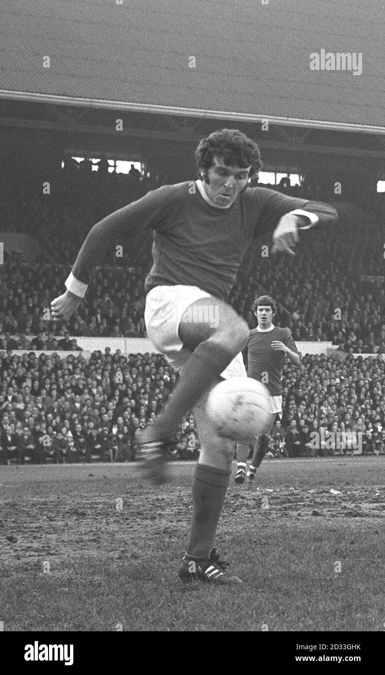 Ein neuer Name von Manchester United für die meisten Menschen im Süden ist Verteidiger Willie Watson, der in dieser Saison neu in der Fußball-Liga ist. Er ist ein Schotte von Motherwell, der sich durch die Juniorreihen von United entwickelt hat. Stockfoto