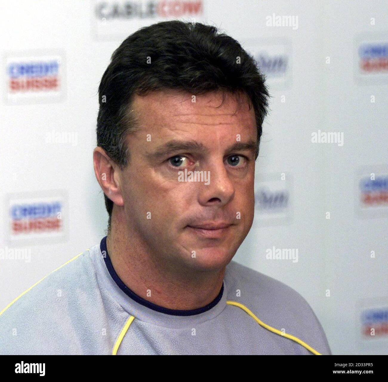 LEED United's Manager David O'Leary bei einer Pressekonferenz im Hardturm Stadion, Zürich, Schweiz. Leeds United wird Grasshopper morgen in der UEFA-Cup, dritte Runde, erste Etappe Spiel in Zürich spielen. DIESES BILD KANN NUR IM RAHMEN EINER REDAKTIONELLEN FUNKTION VERWENDET WERDEN. KEINE WEBSITE-/INTERNETNUTZUNG, ES SEI DENN, DIE WEBSITE IST BEI DER FOOTBALL ASSOCIATION PREMIER LEAGUE REGISTRIERT. Stockfoto