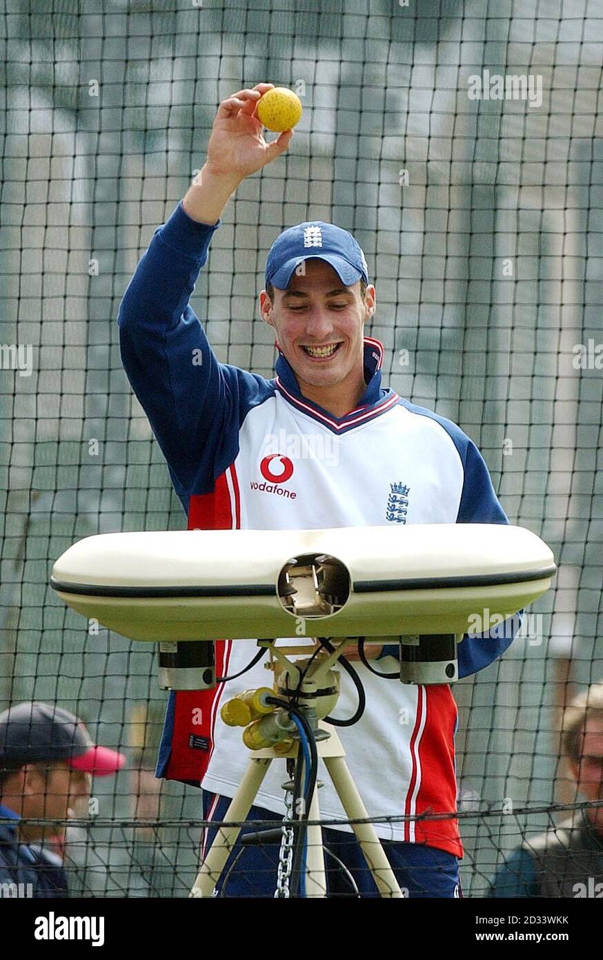 fast bowler simon jones hat zum ersten mal den englischen