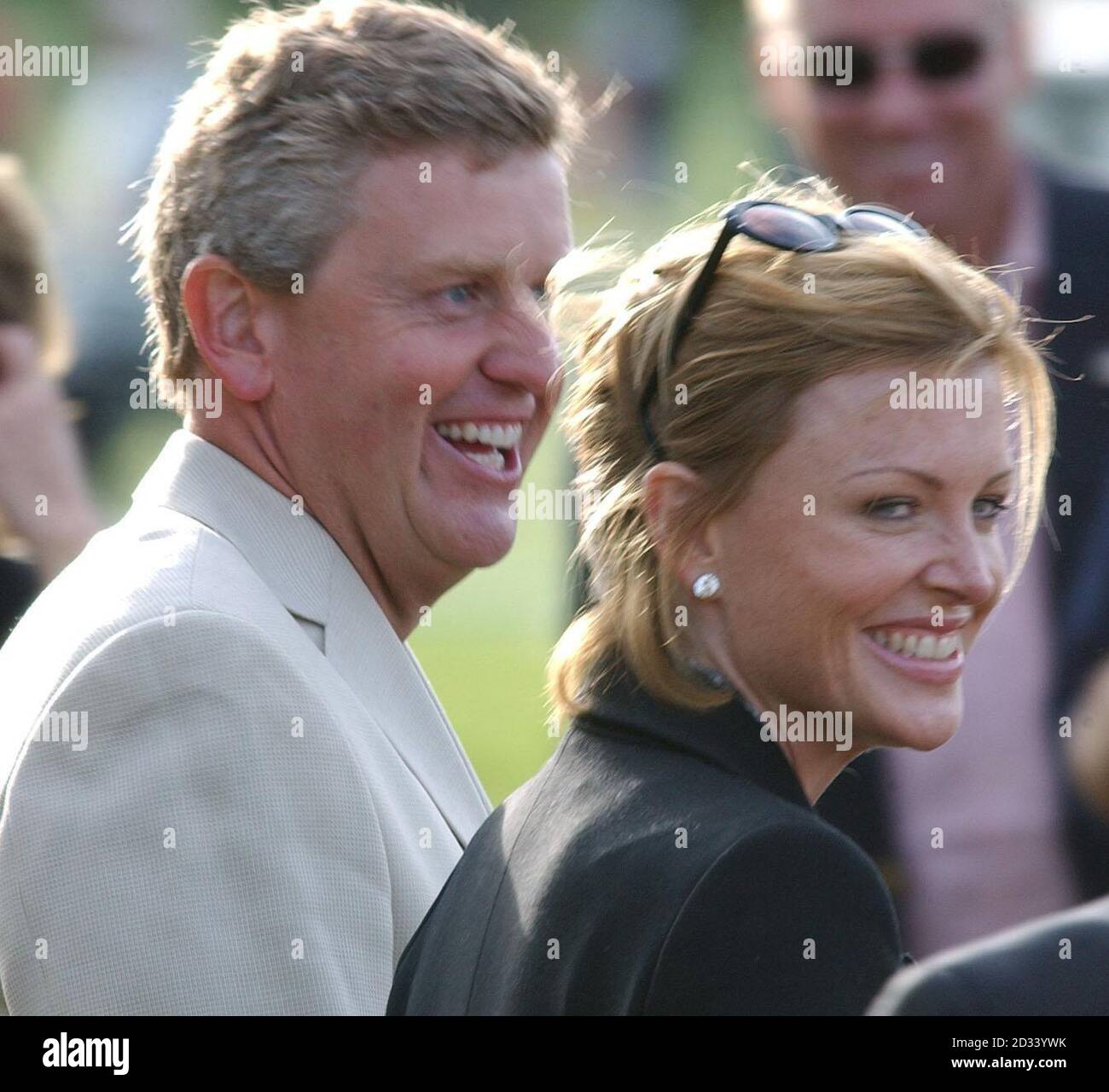 Europas Colin Montgomerie mit Frau Eimear nach der Eröffnungszeremonie beim 34. Ryder Cup, dem De Vere Belfry, Sutton Coldfield, Warwickshire. Stockfoto