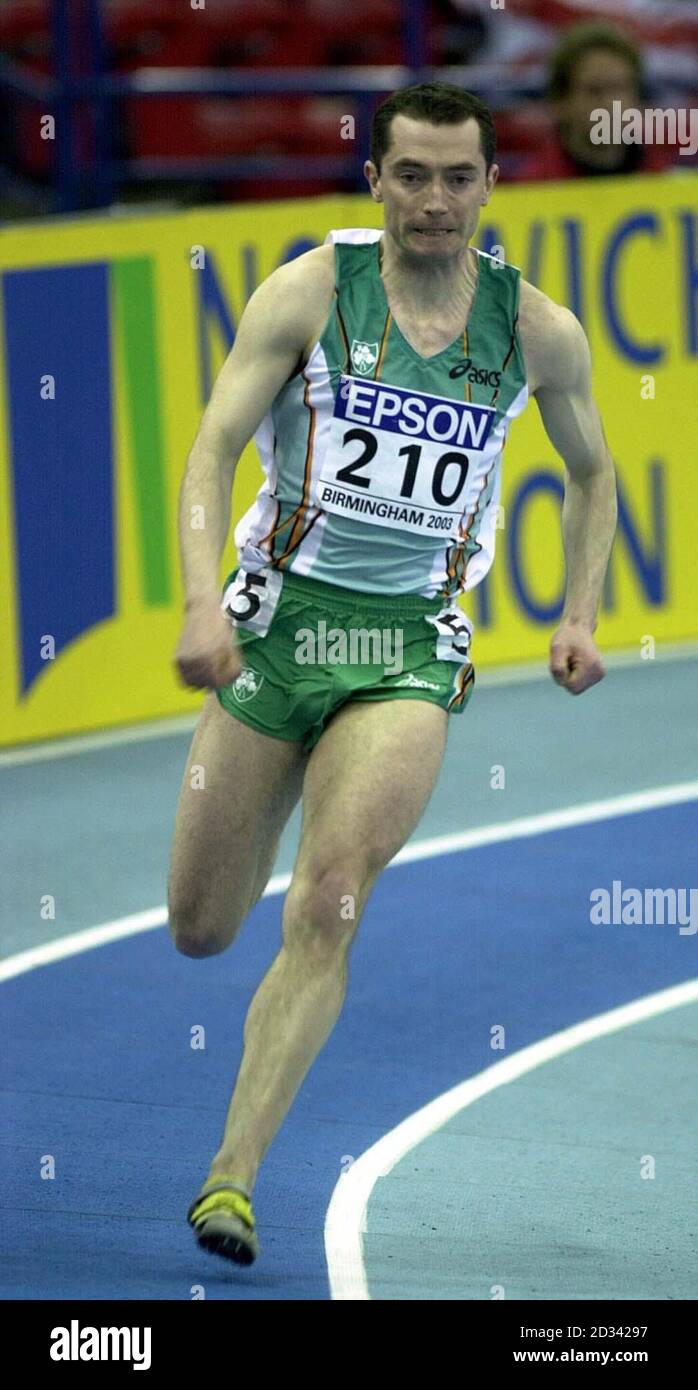 Der irische Gary Ryan tritt bei der 9. IAAF World Indoor Championship in der National Indoor Arena in Birmingham in den 200-Meter-Läufen an. Stockfoto