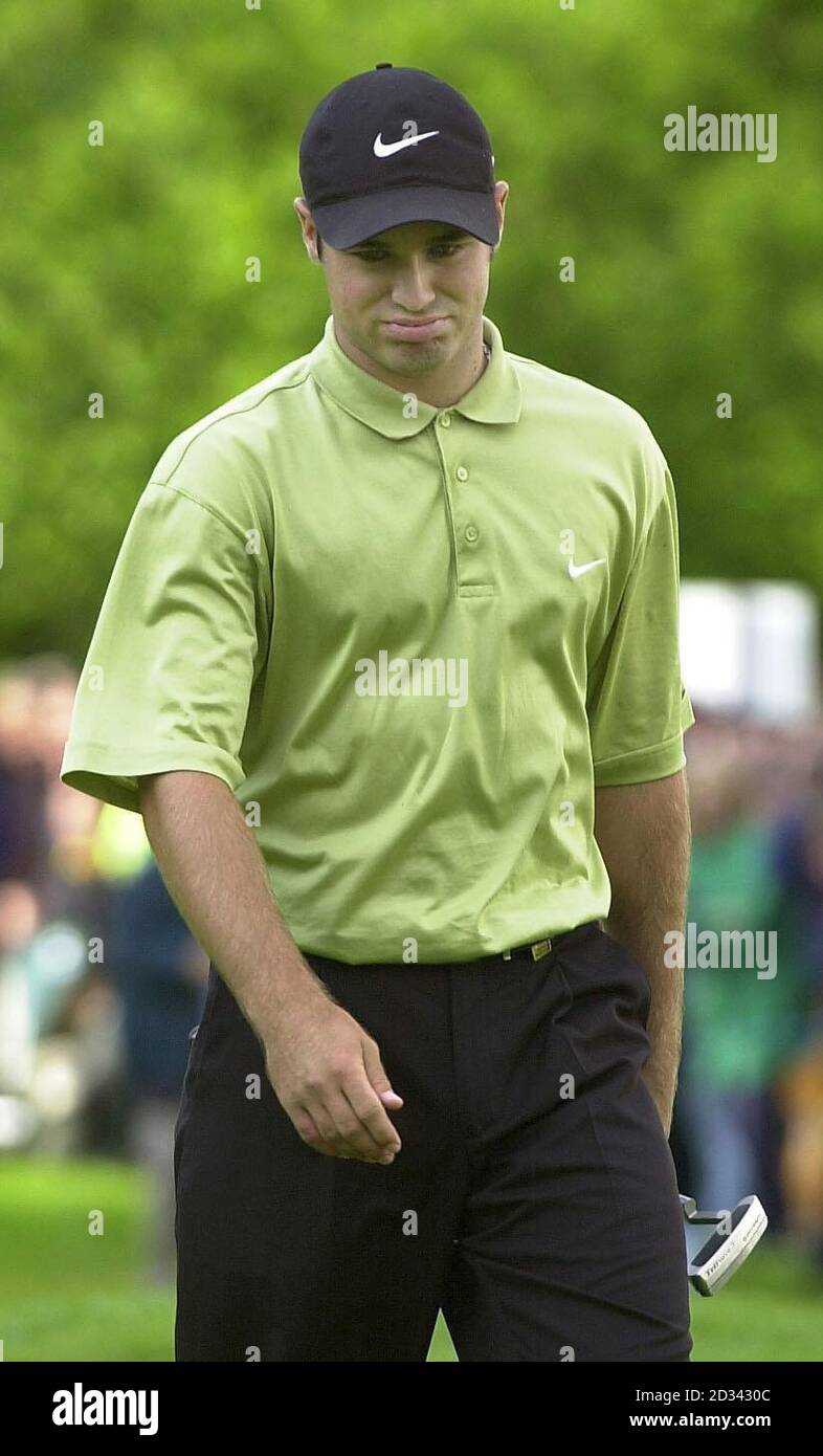 Der Südafrikaner Trevor Immelman verpasst beim Volvo PGA Championship Pokal im Wentworth Golf Club, Virginia Water, Surrey, einen Adlerputt auf dem 18. Grün. Stockfoto