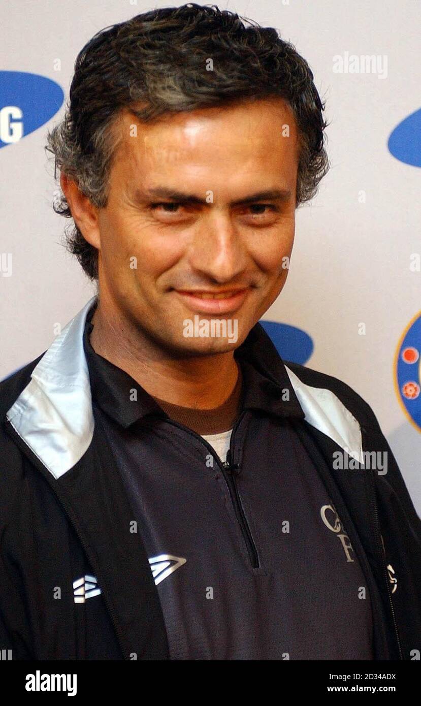 Chelseas Manager Jose Mourinho nimmt an der Enthüllung von Samsung, dem koreanischen Digitaltechnologieunternehmen, als neuen Club-Sponsor Teil. Stockfoto